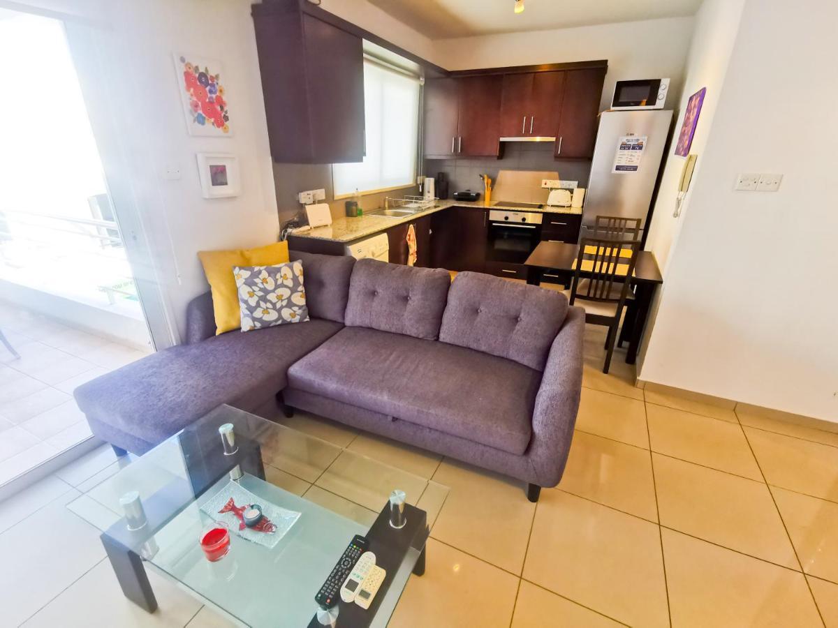 Promenade Breeze City Apartment Larnaca Extérieur photo